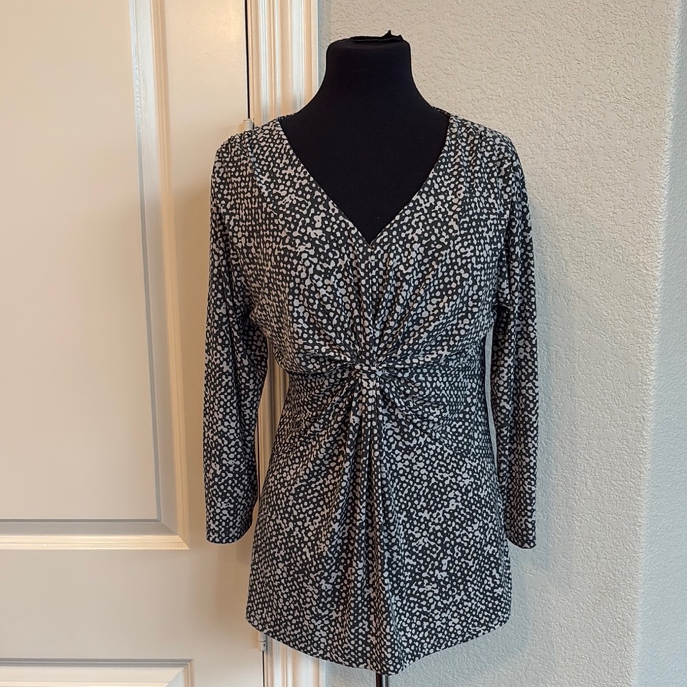 Elegant Black and White Women's Top